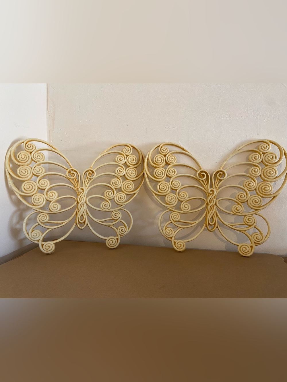 Vintage MCMLXXVI set of 2 Butterflies wall Hangers "1629" Off white / cream MCM